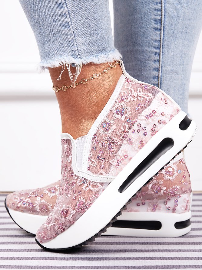 Breathable Floral Embroidery Slip-on Muffin Sneakers